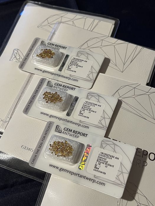 Lote de 213 diamantes naturais com total de 3.13 ct avaliados