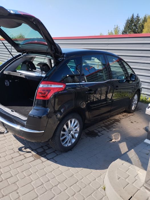 Авто має страховку