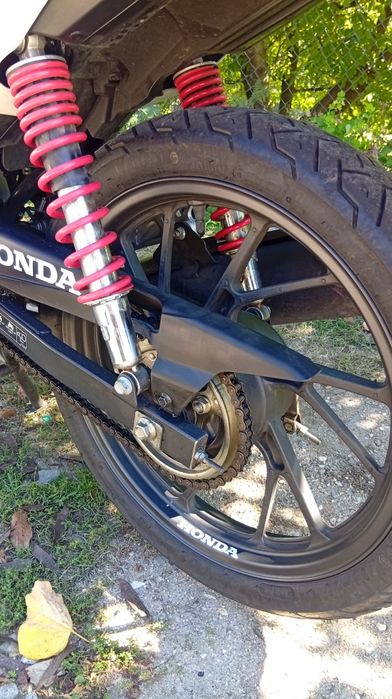 Mota de emigrante Honda CB125F com dez mil e tal impecável nova