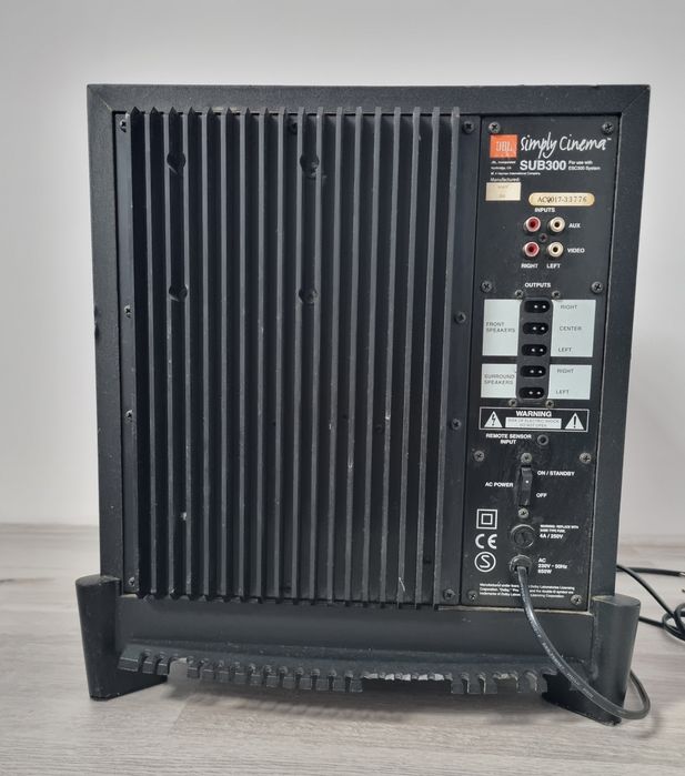 Subwoofer  jbl sub300