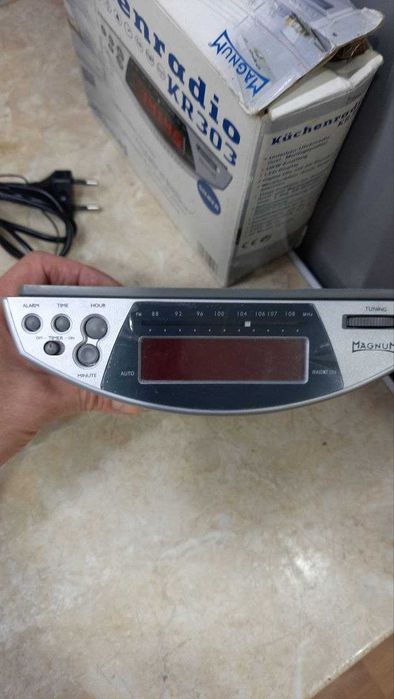 Радио часы будильник