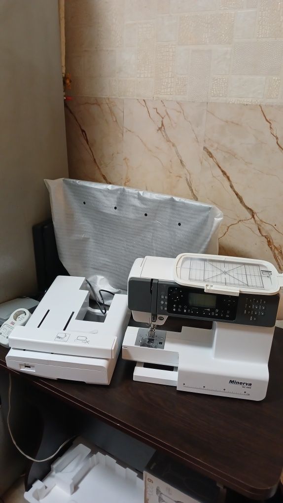 Компьютеризированная швейно-вышивальная машина Minerva