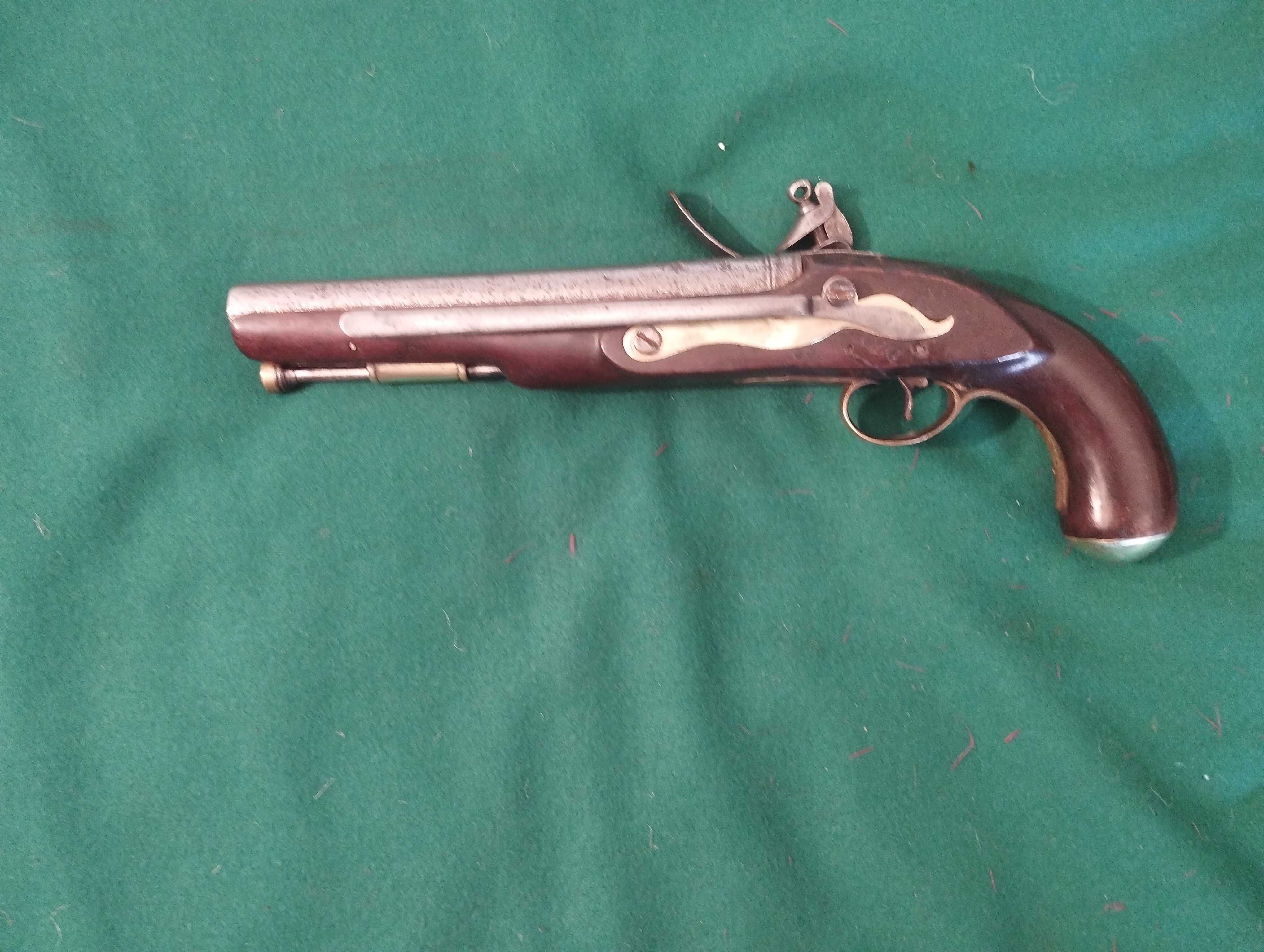 Pistola de pederneira britânica, modelo 1796, cerca de 1800.