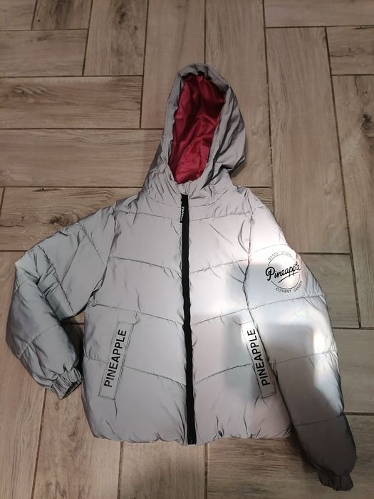 Чудова світовідбиваі  куртка на дівчинку.