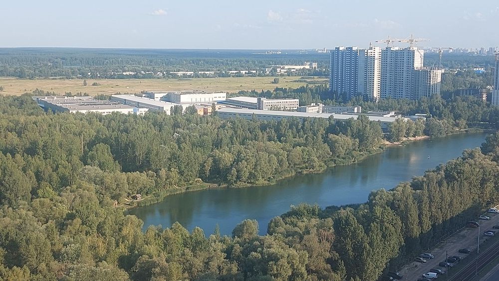 Простора 2-кімнатна квартира 73 м² вул. Миколи Закревського 93-А