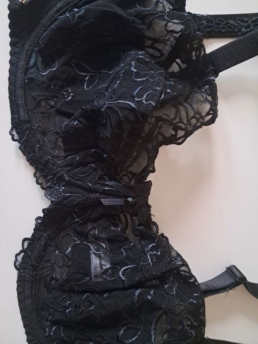 Biustonosz czarny koronkowy 80 D