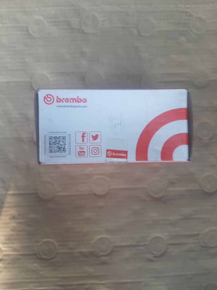 Гальмівні колодки, Brembo комплект P85072 
Бренд: BremboНомер товару: