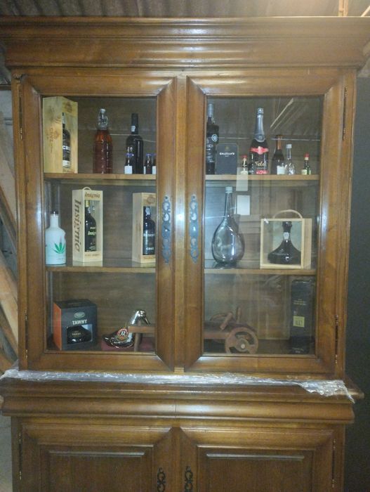 Movel e mesa de sala