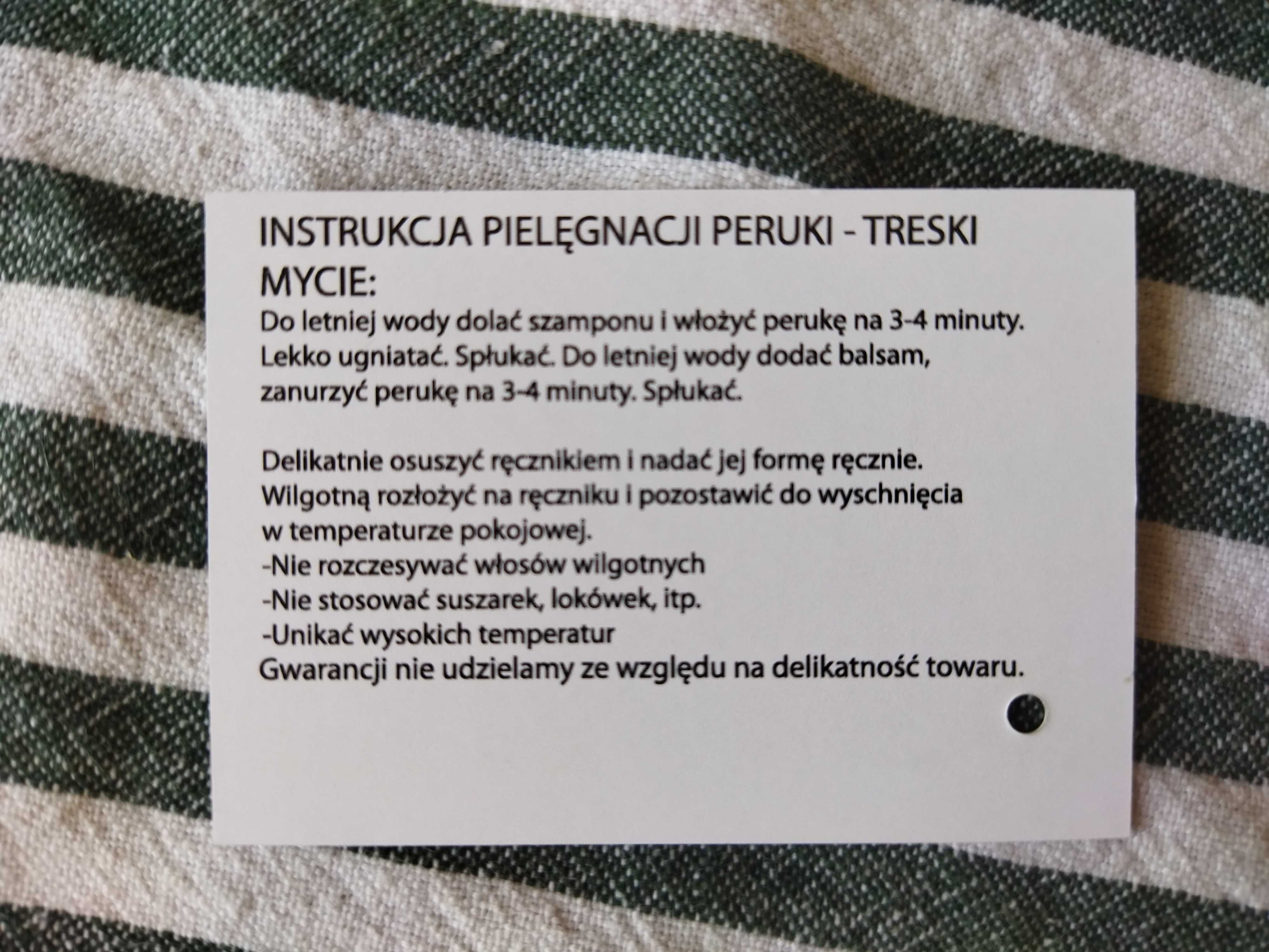 peruka syntetyczna czarna - krótkie do szyi włosy z grzywką