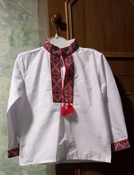 Вишиванка на хлопчика  на 3-4 роки