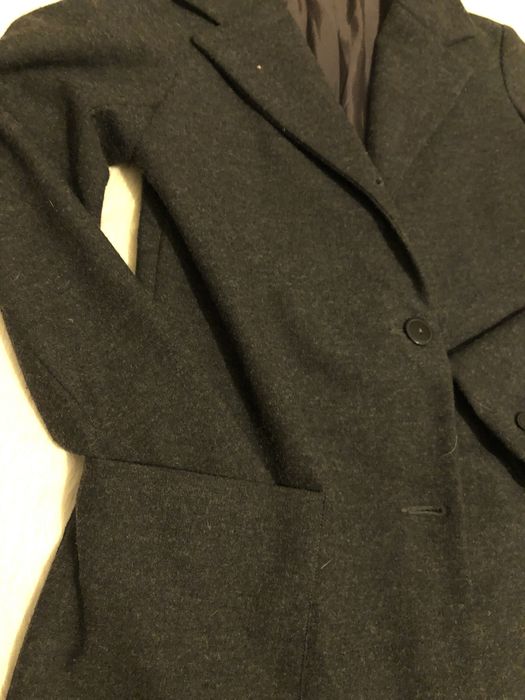 Conjunto mini saia casaco comprido, com botões usado