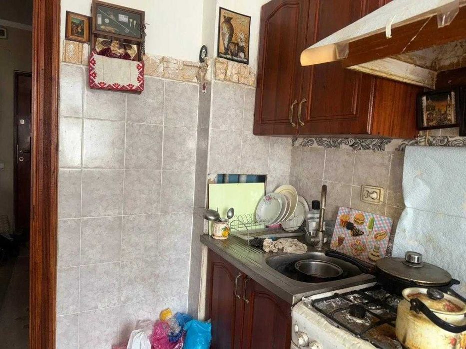 Продаж чотирьокімнатної квартири по вулиці Червоної Калини