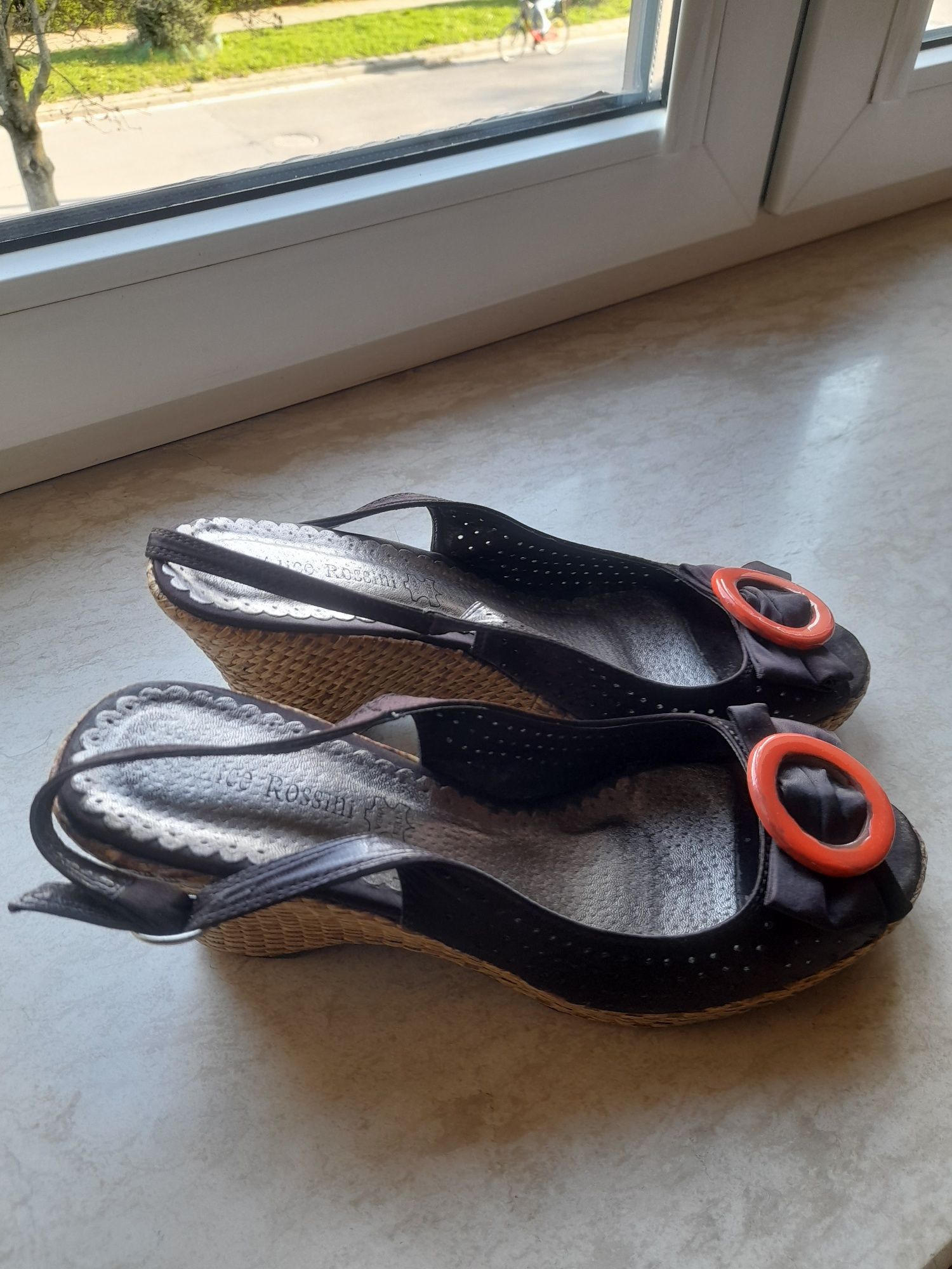 Buty damskie sandały na koturnie