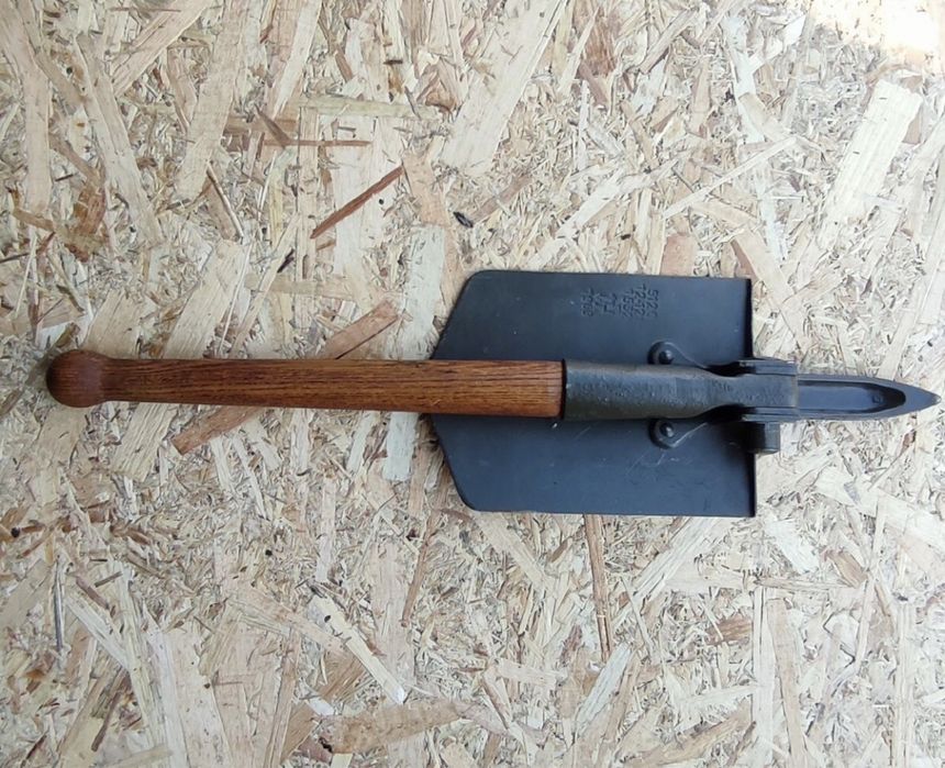 Саперні лопатки розкладні,Швейцарія,Германія,колекційний стан!