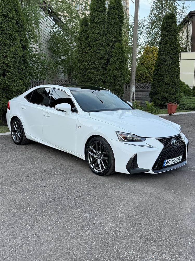 Lexus is 300 F Sport 2017 3.5 AWD