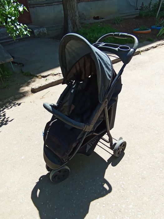 Прогулянкова коляска