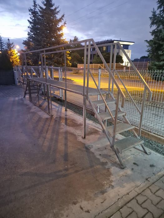 Sprzedam podest do myjni bezdotykowej