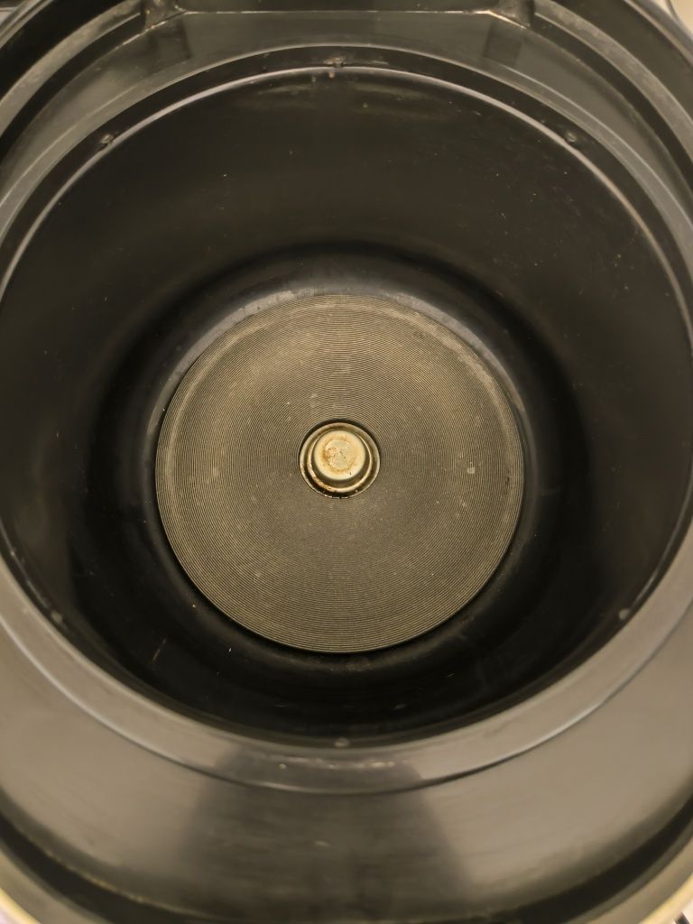 Multicooker Redmond RMC - M150 uszkodzone z dystrybucji ukraińskiej.