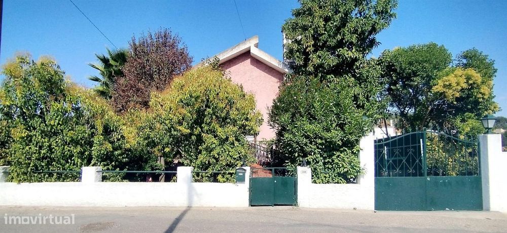 Moradia T3 totalmente mobilada