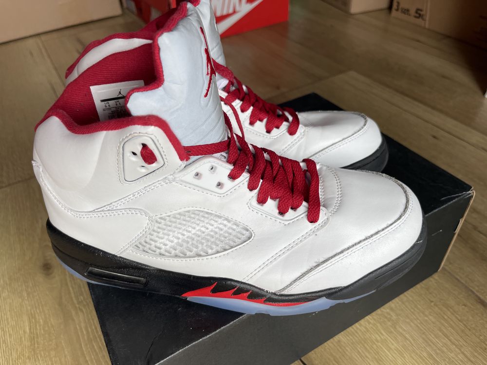 Buty Jordan Retro 5 Fire Red 43 27.5 cm