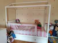 Cama de menina branca