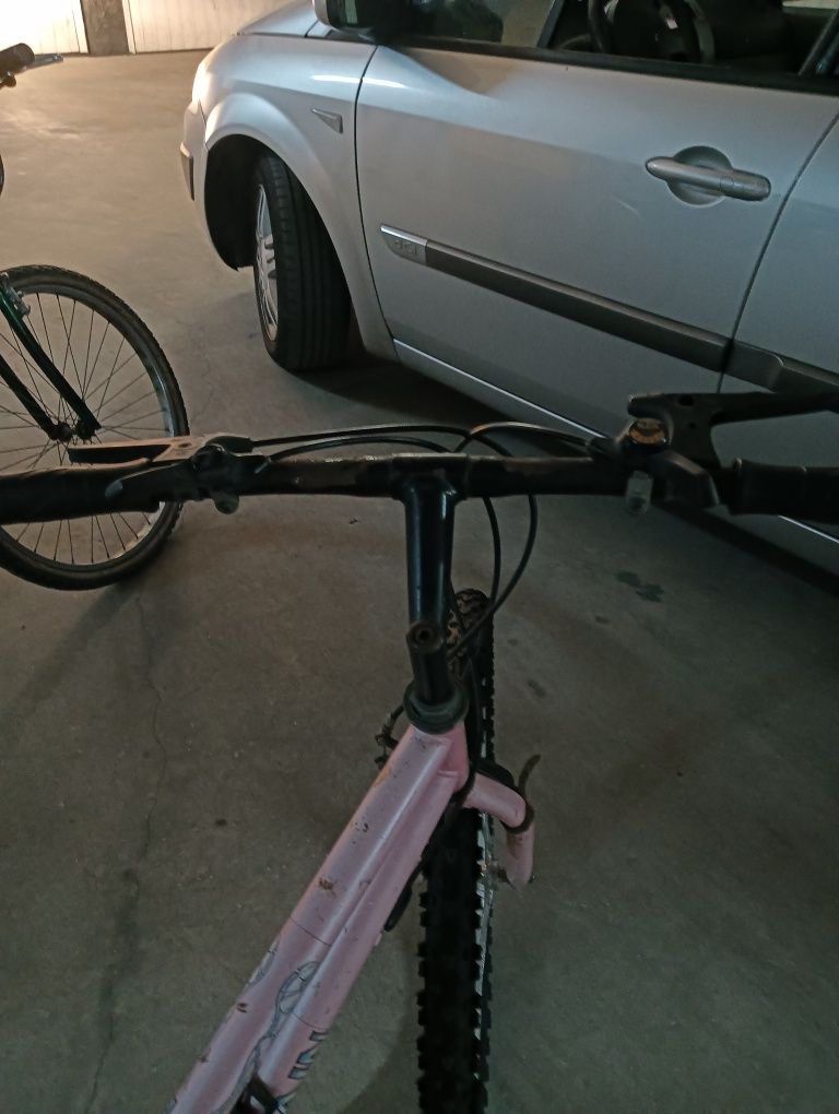 Duas bicicletas em.bom estado