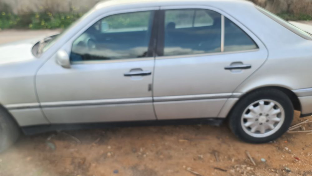 Vendo mercedes benz c220