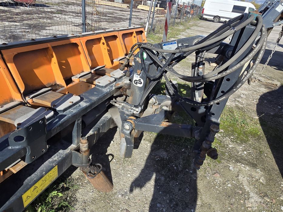 Pług Schmidt SL30 + Posypywarka piaskarka SCHMIDT Epoke + czołownica