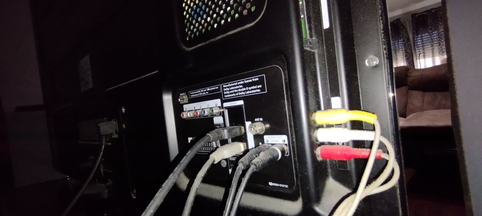 TV com ecrã de 50 polegadas