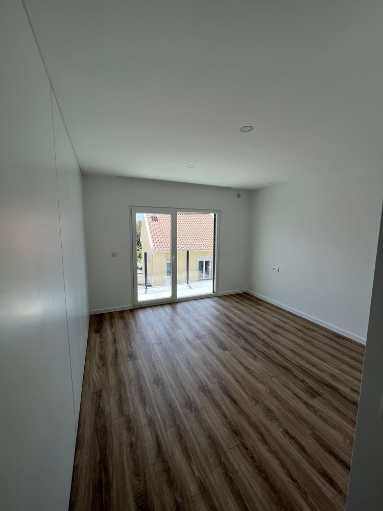 Moradia Moderna T3 com Piscina - Caparica e Trafaria