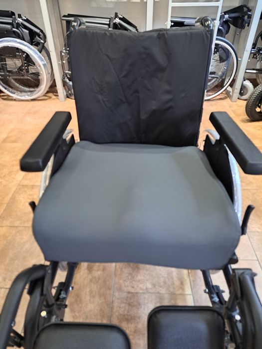 Wózek inwalidzki dla amputantów V500 Light Regulowany środek ciężkości