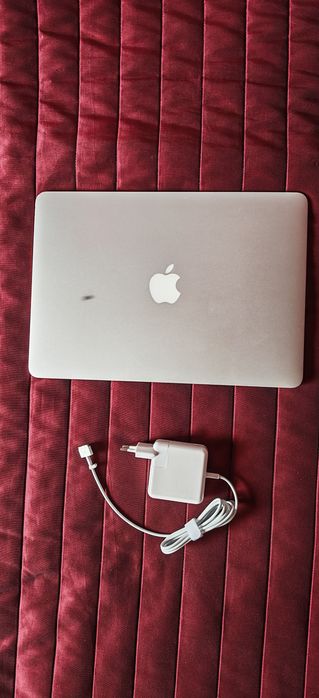 MacBook Air 13” | 128 GB SSD Rápido | Portátil Leve e Fiável