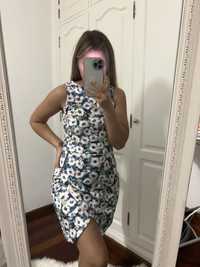 Vestido justo floral