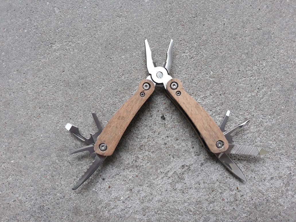 Multitool Hegler. Drewniane okładziny!!!