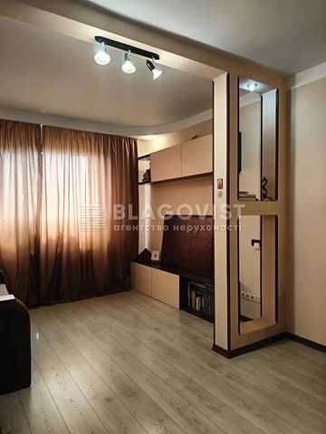 ул Новаторов 22 б - 1а комн квартира  40 м кв