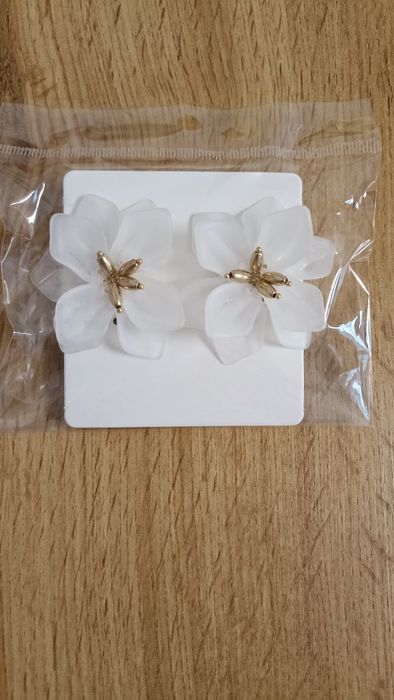 Продам сережки. Розмір 5 см