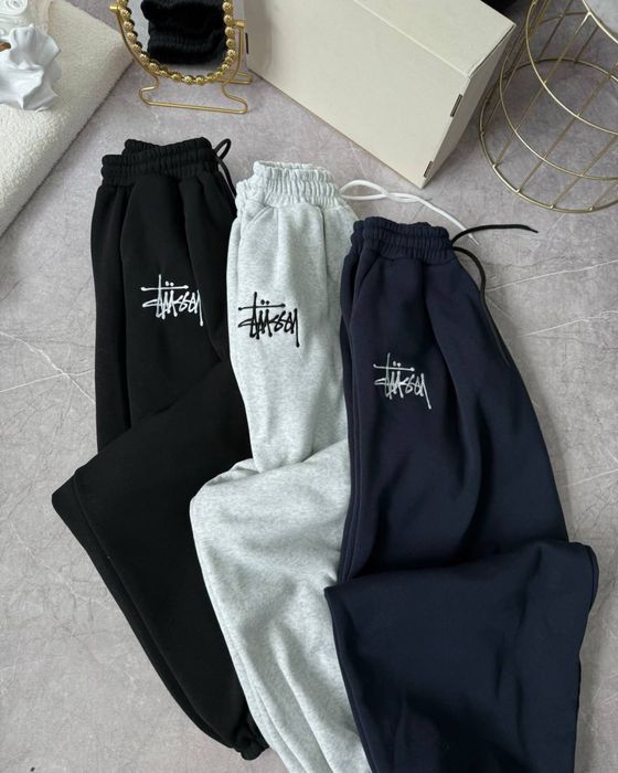 Штани Stussy оверсайз • Спортивні флісові, унісекс, з логотипом купить