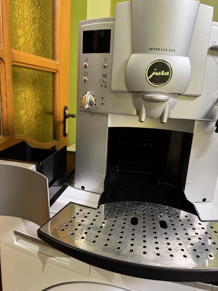 Кавомашинка Jura Impressa E45