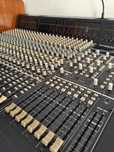 Mesa de mistura Behringer Eurodesk MX9000
