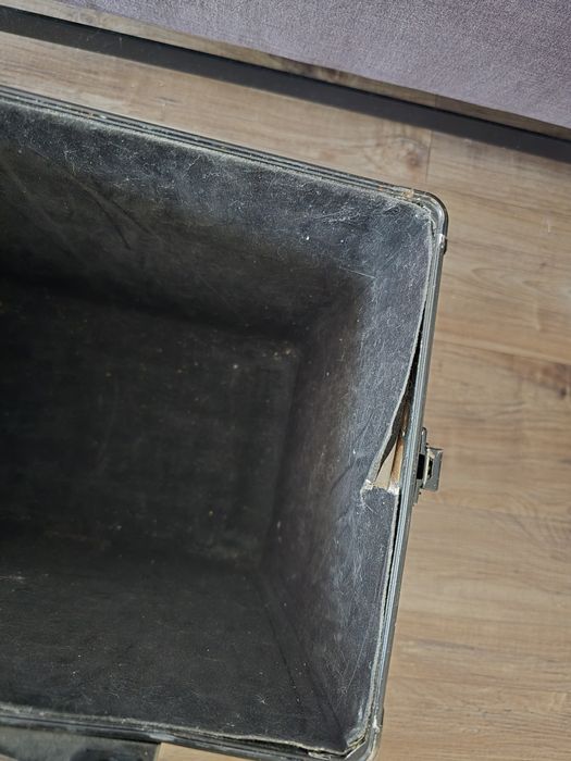 Kufer kuferek kosmetyczny mobilny