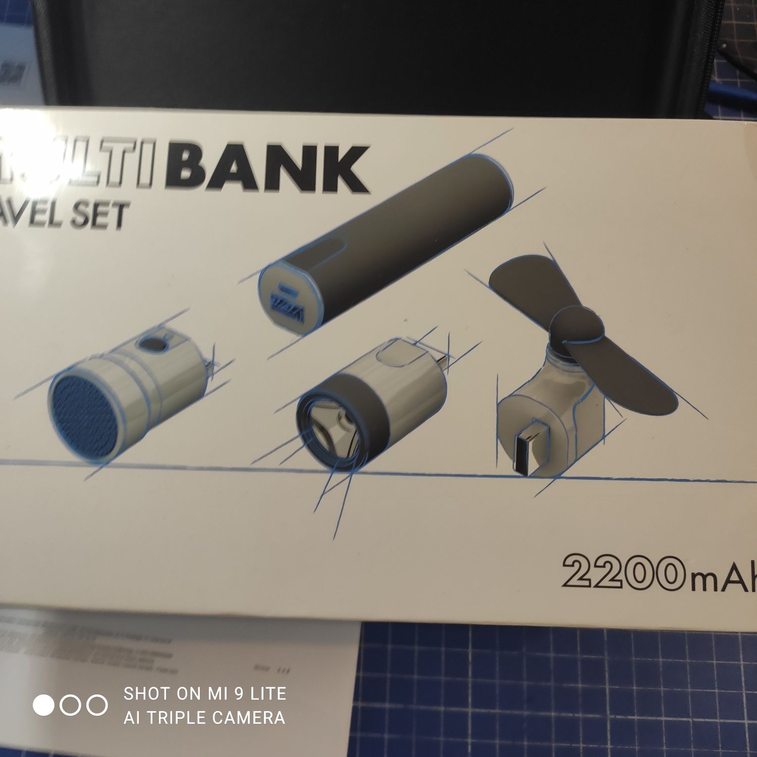 Zestaw podróżny. Powerbank, wentylator, wiatrak, głośnik blutow.,.