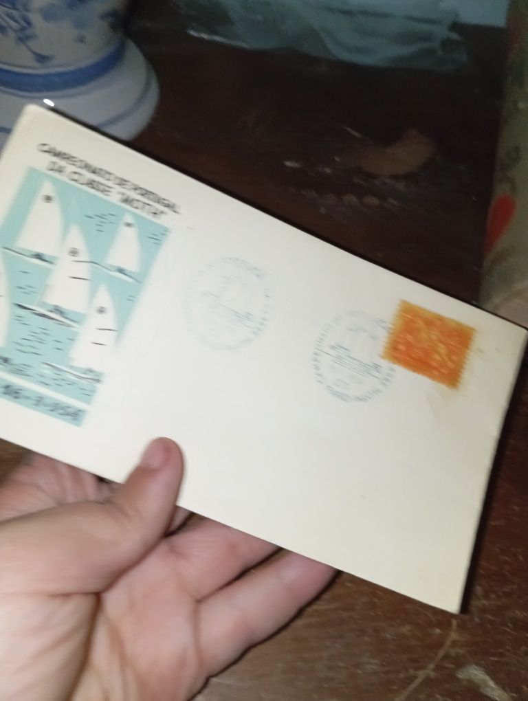 Envelope  com selo colado
