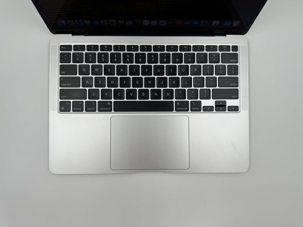 Ідеальний Apple Macbook Air 13 2020 M1 8GB RAM 256GB SSD IL4668