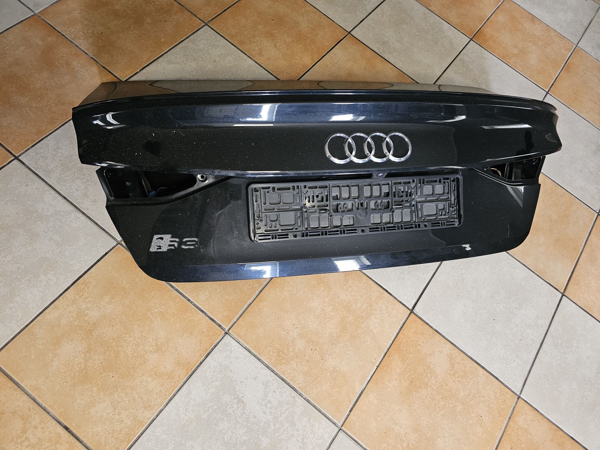 Podsufitka Audi s3 8Y