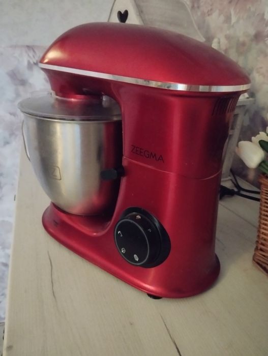 Планетарний міксер тістоміс