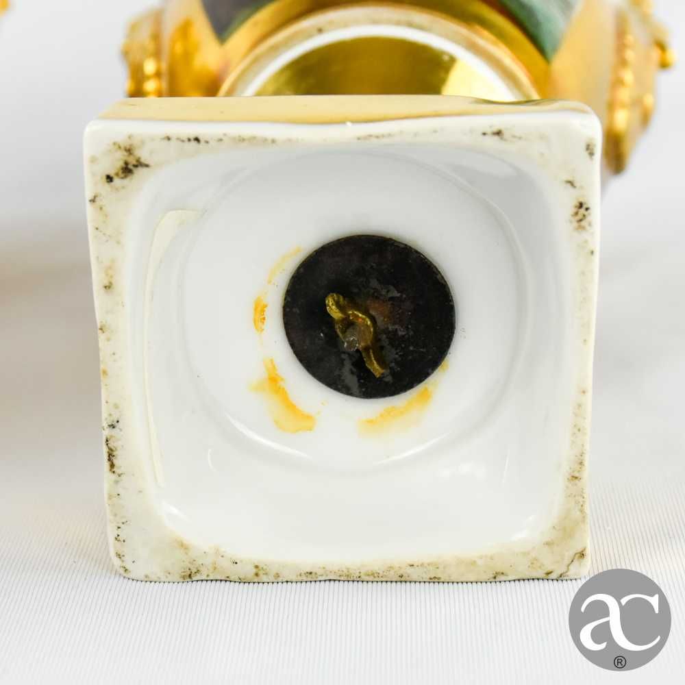 Par Jarras / Urnas / Ânforas porcelana Francesa Estilo Império séc XIX
