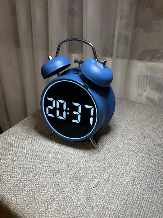 Годинник  з Led-дисплеєм