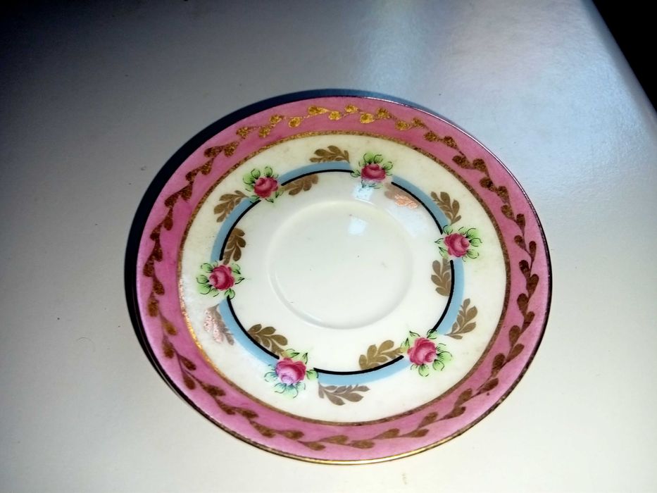 Pequena chávena em porcelana
