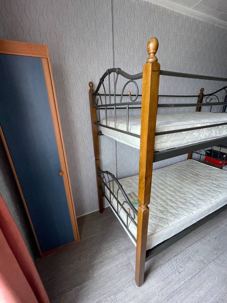 кровать двохярусна с матрасами ліжко диван