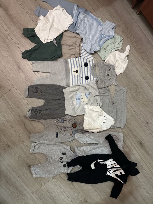 Речі для новонароджених костюми та комбінезони 0-3